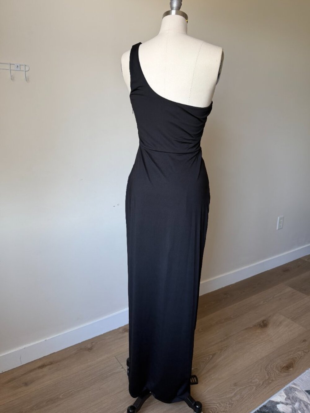 Superdown Black Maxi Dress | One Shoulder Cutout | Size Medium | Formal Evening - Picture 5 of 5